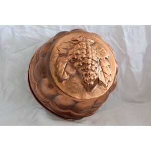 Vtg Copper Embossed Grape Round Mold Made In Italy Jell-O Gelatin Wall Hanging